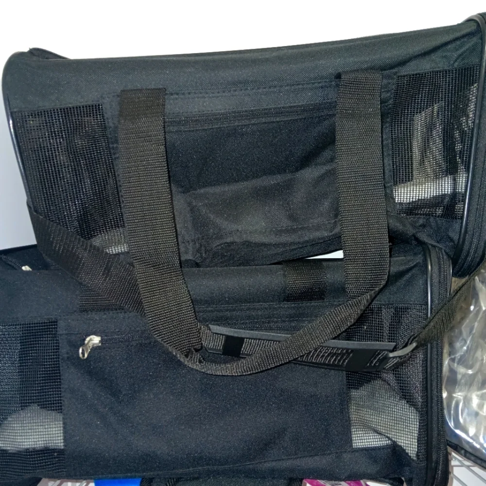 Cat carriers
